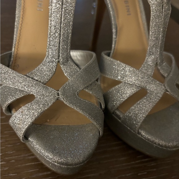 Sparkle jeweled ankle strap heels from Giani Bini. Size 7.5. Silver. Prom - Picture 3 of 6